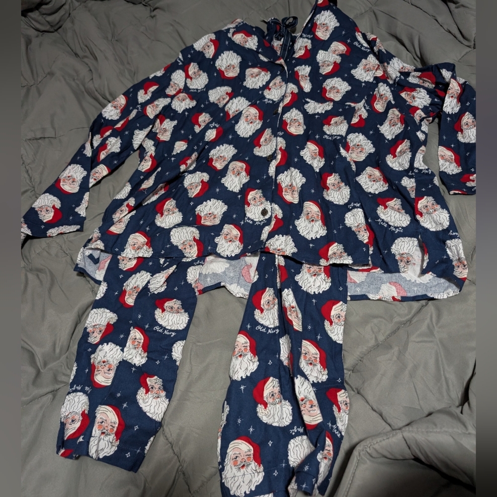 NWT WOMEN OLD NAVY SZ 4X 2 PC FLANNEL SANTA PAJAMAS NICE CONDITION